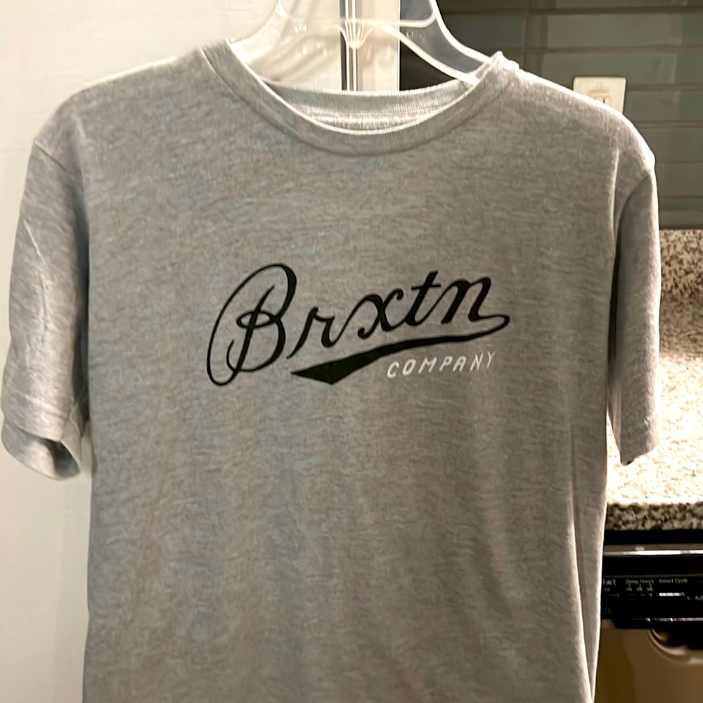 BRIXTON Company T Shirt ~ navy blue “BRXTN” lettering. Mens MEDIUM.